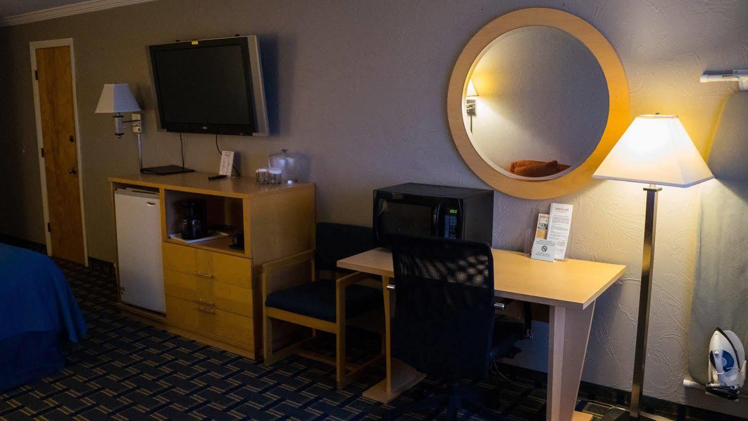 Red Roof Inn & Suites Newport - Middletown, Ri Ngoại thất bức ảnh