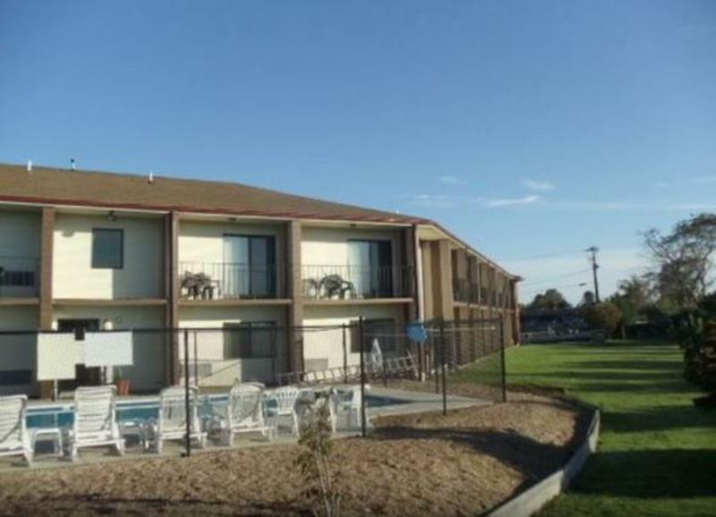 Red Roof Inn & Suites Newport - Middletown, Ri Ngoại thất bức ảnh